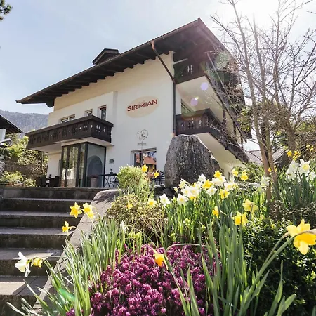 Garni Sirmian ميرانو