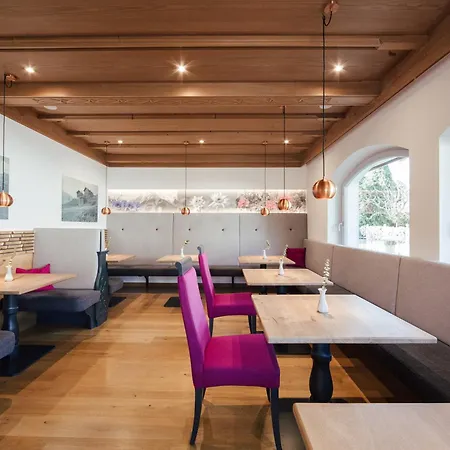 فندق Garni Sirmian ميرانو