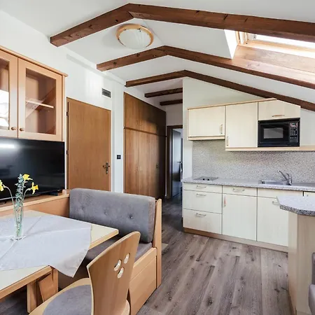 فندق Garni Sirmian