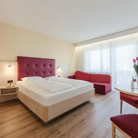 Garni Sirmian فندق ميرانو