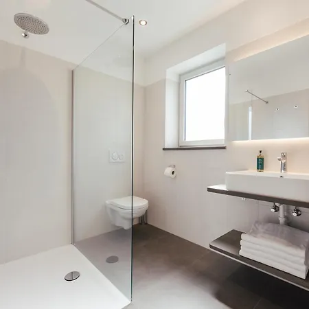 Garni Sirmian Отель