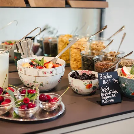 Garni Sirmian Отель