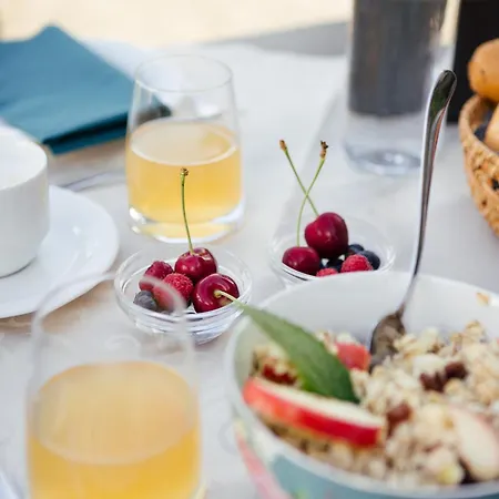 Garni Sirmian فندق 3*