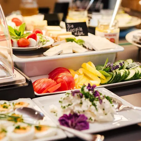 Garni Sirmian فندق