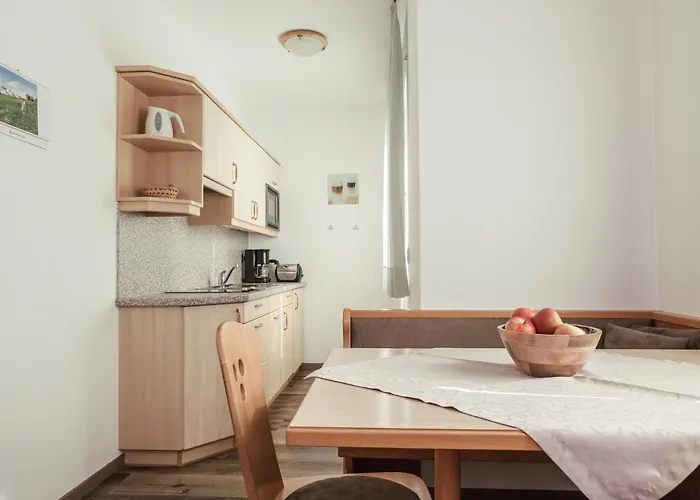 Hotel Garni Sirmian 3*